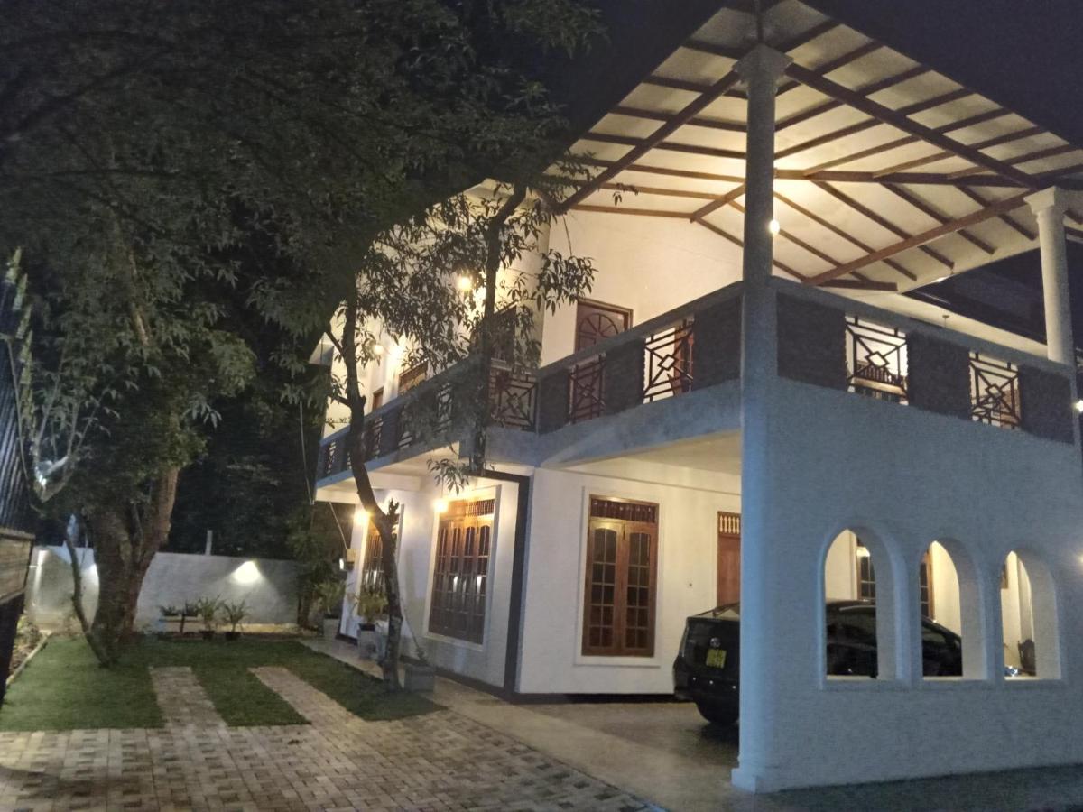 Bed and Breakfast Sky Bloom Homagama Zewnętrze zdjęcie